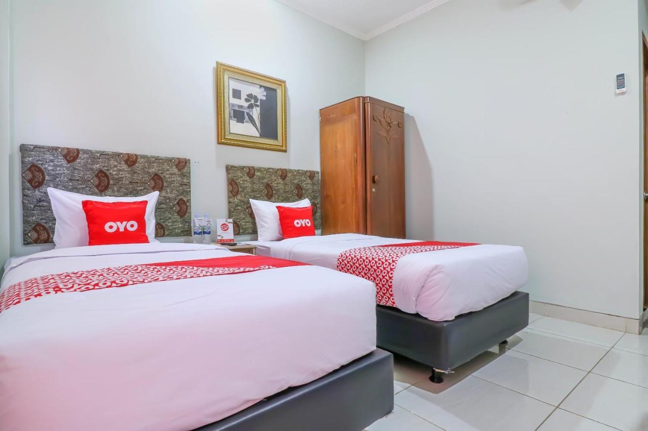 Oyo 1670 Likko Inn Denpasar Quarto foto